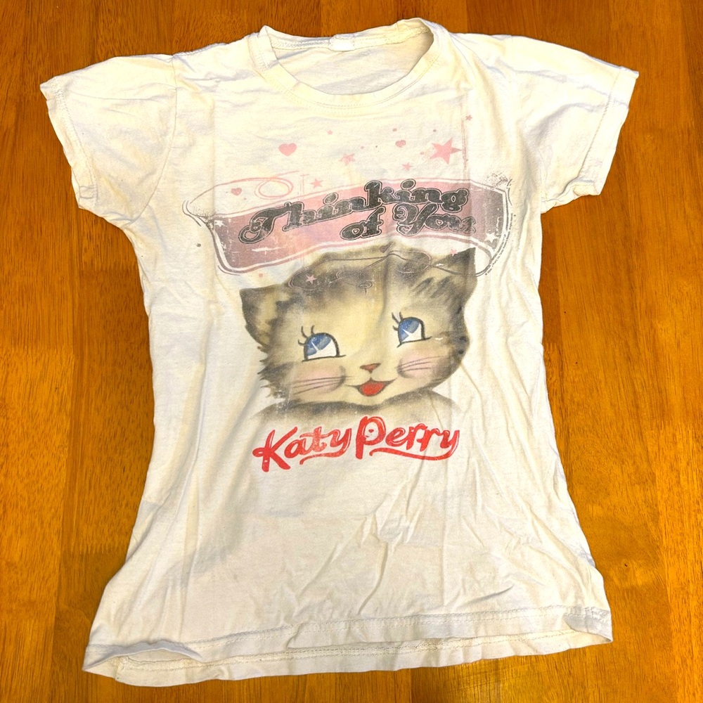 Katy Perry Y2K Original Hot Topic shirt.
Thinking of you shirt with Kitty Purry